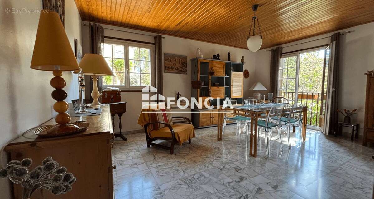 Appartement à HYERES