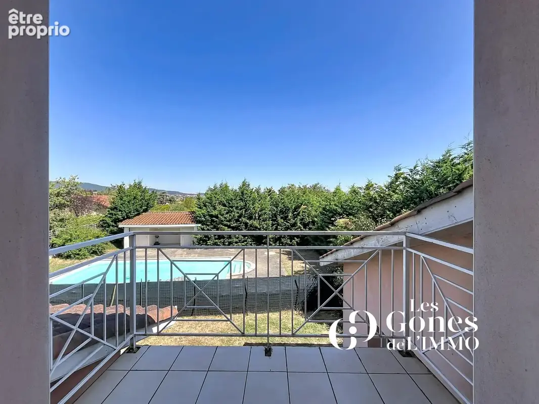 Maison familiale de 130 m2 sur 1 100 m2 de terrain avec piscine à 300 M du centre de Brindas - photo 15