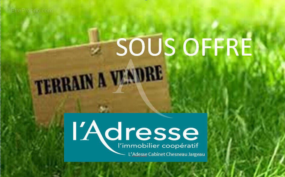 Terrain à SANDILLON