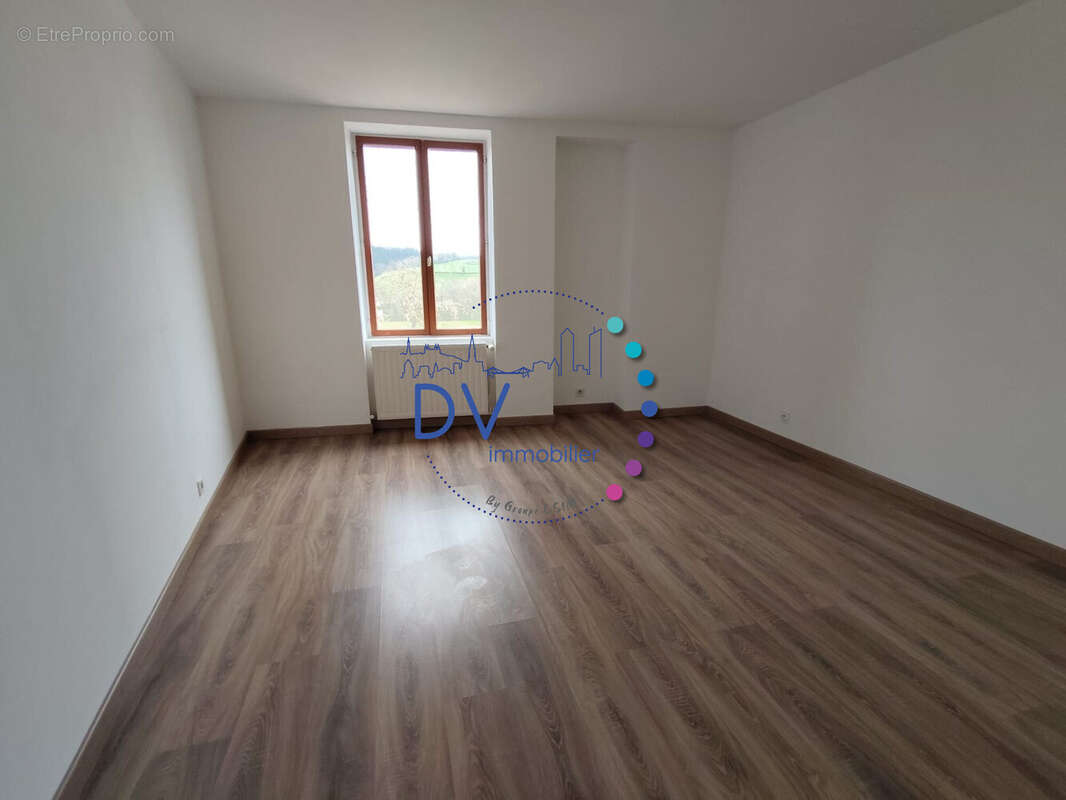 Appartement à SAINT-DENIS-DE-CABANNE