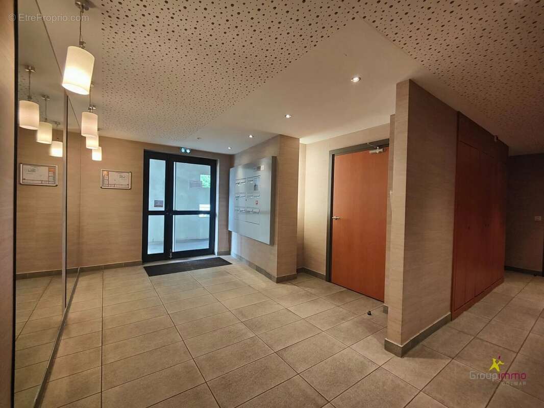Appartement T3 - 73m² - Parking en sous-sol - Terrasse - photo 8