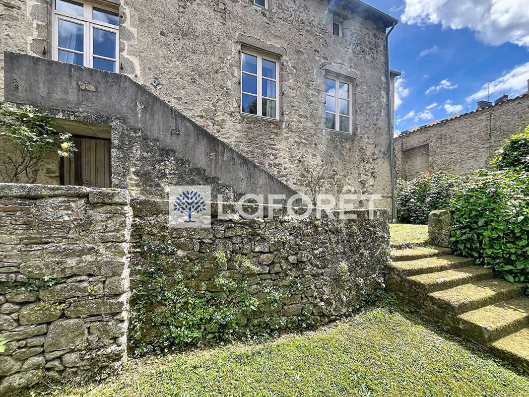 Maison à PARTHENAY