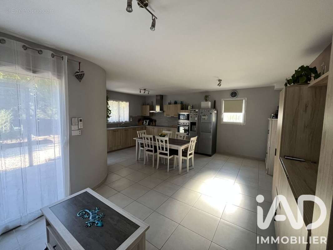 Maison 71 m² à Bollene  - photo 8