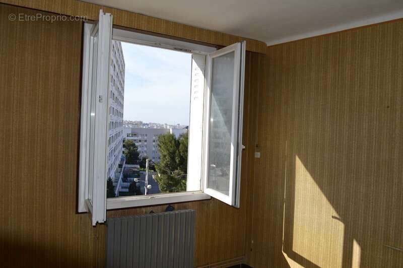 Appartement à MARSEILLE-4E