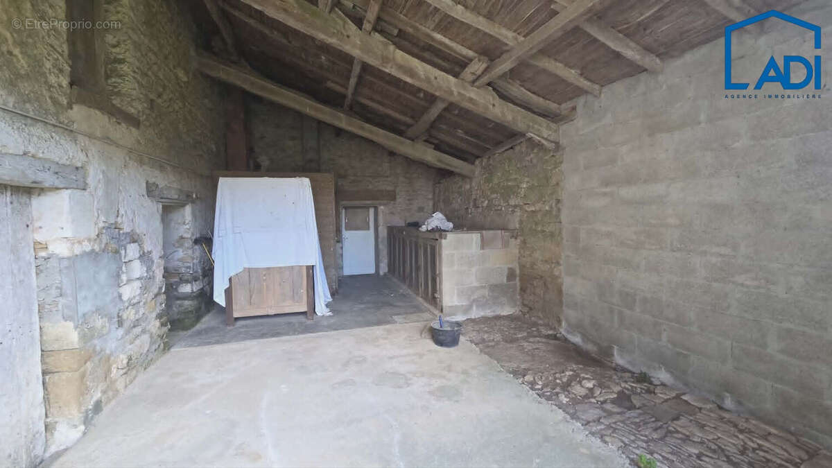 Maison à EXIREUIL