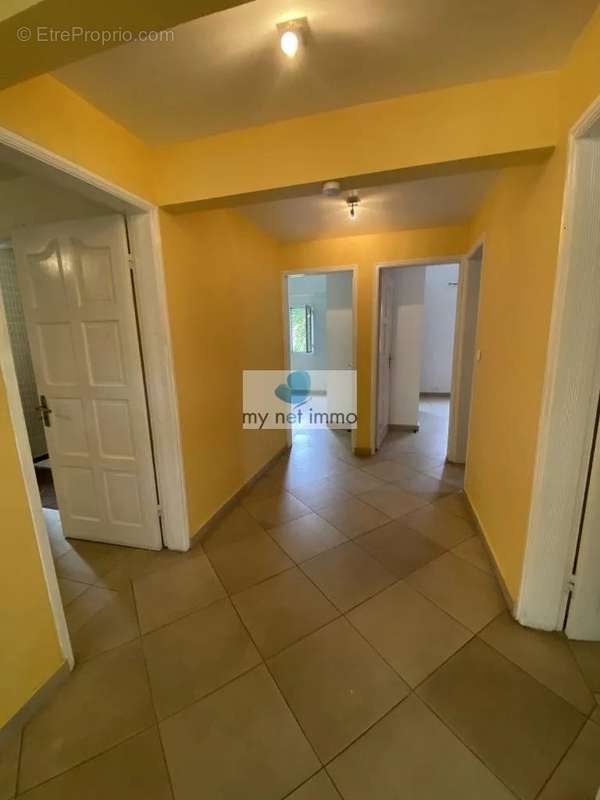 Maison à PETIT-BOURG