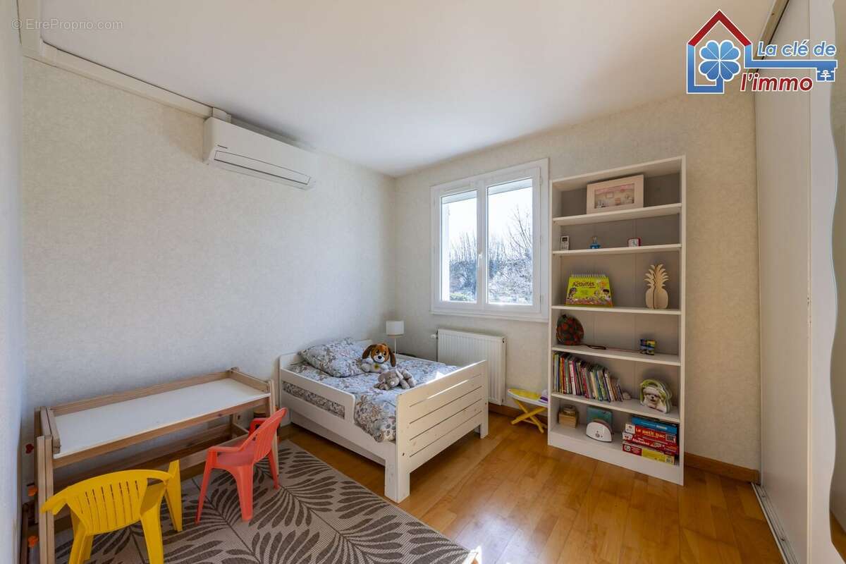 Maison à MOISSY-CRAMAYEL