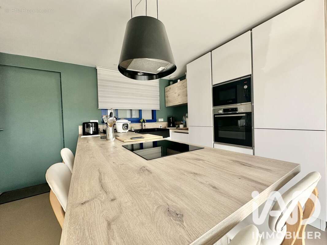 Maison 163 m² à Ergue-Gaberic  - photo 4