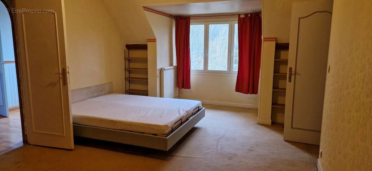 Maison à MERLIEUX-ET-FOUQUEROLLES