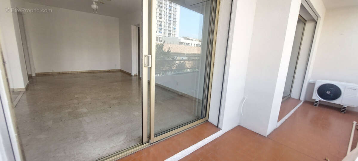 Toulon Le Mourillon Appartement T3 + TERRASSE - photo 3