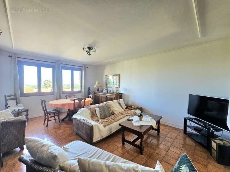 A vendre Appartement T5 de 98 m2, 4 chambres, véranda, parking à LUCCIANA 20290 (HAUTE CORSE) - photo 4