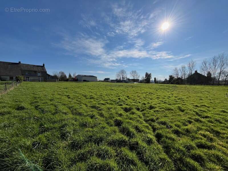 Terrain à CAHAGNES