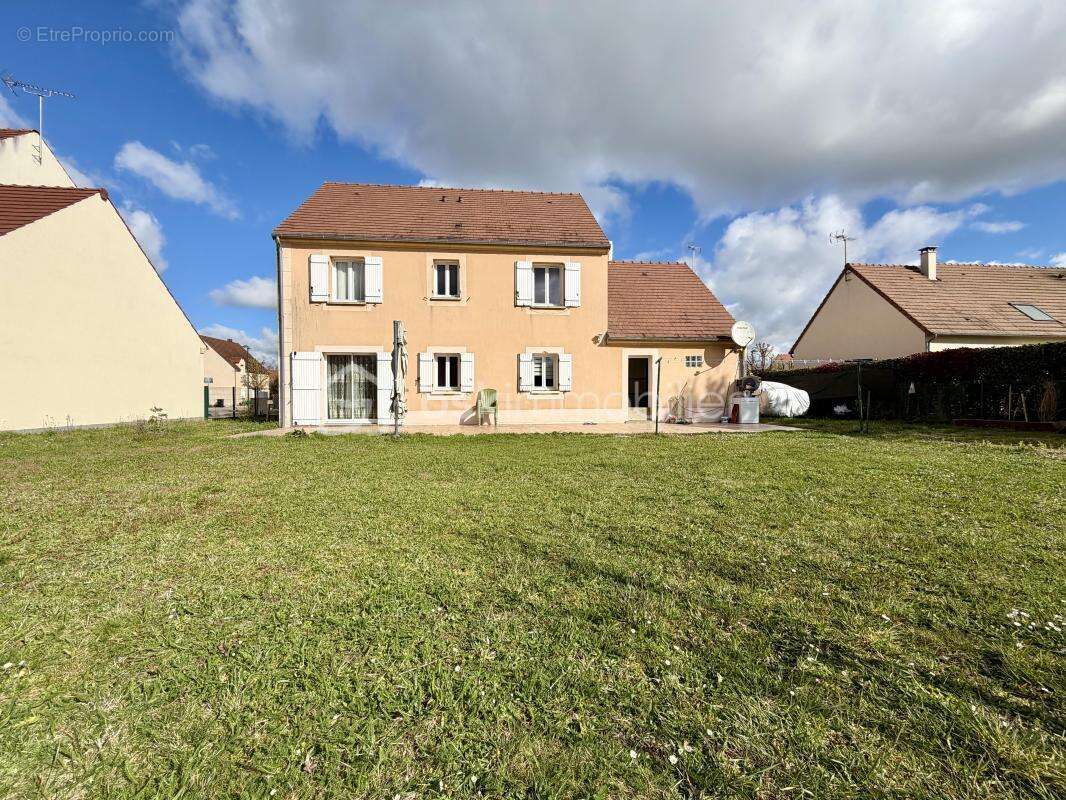 Maison à LAILLY-EN-VAL