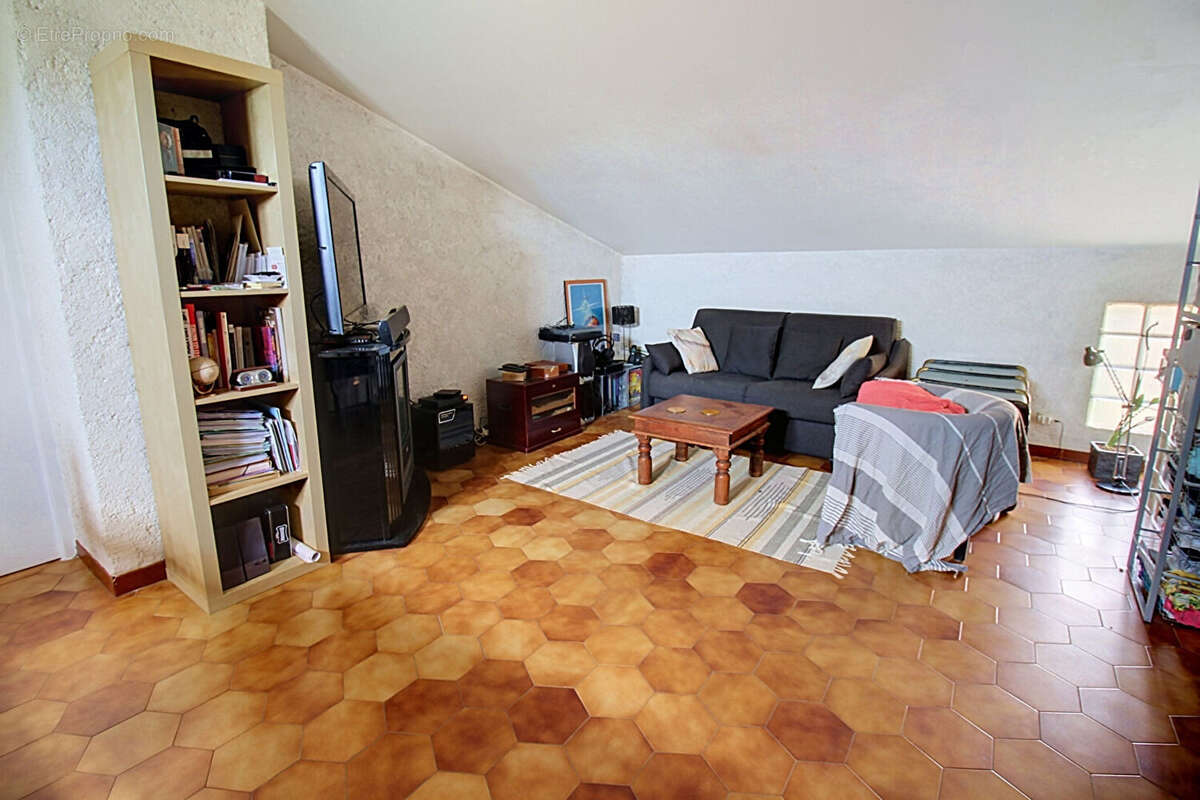A VENDRE Maison 100 m² -  4 chambres - avec jardin - au coeur de Taradeau - photo 13