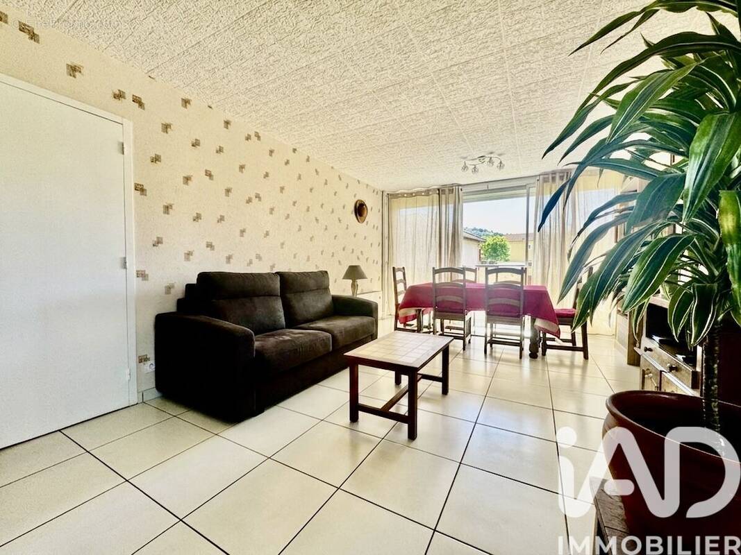 Photo 1 - Appartement à UNIEUX