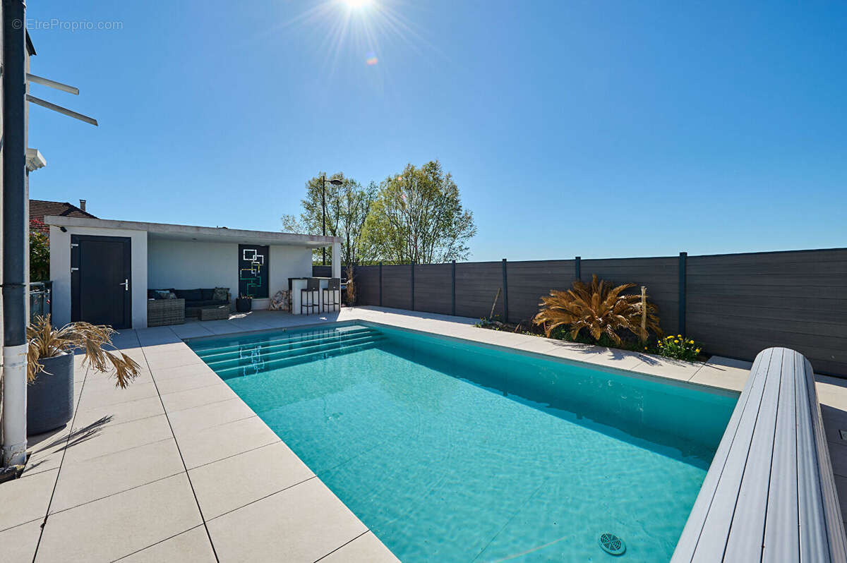 Maison à CHEVIGNY-SAINT-SAUVEUR