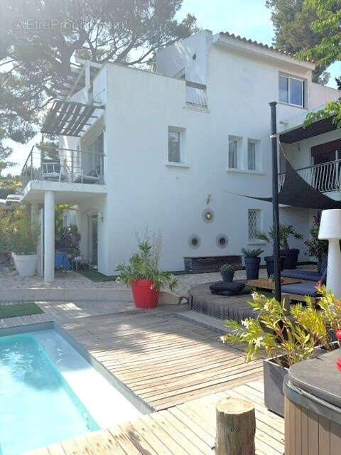 Cassis - Vente villa composée de plusieurs logements - photo 4