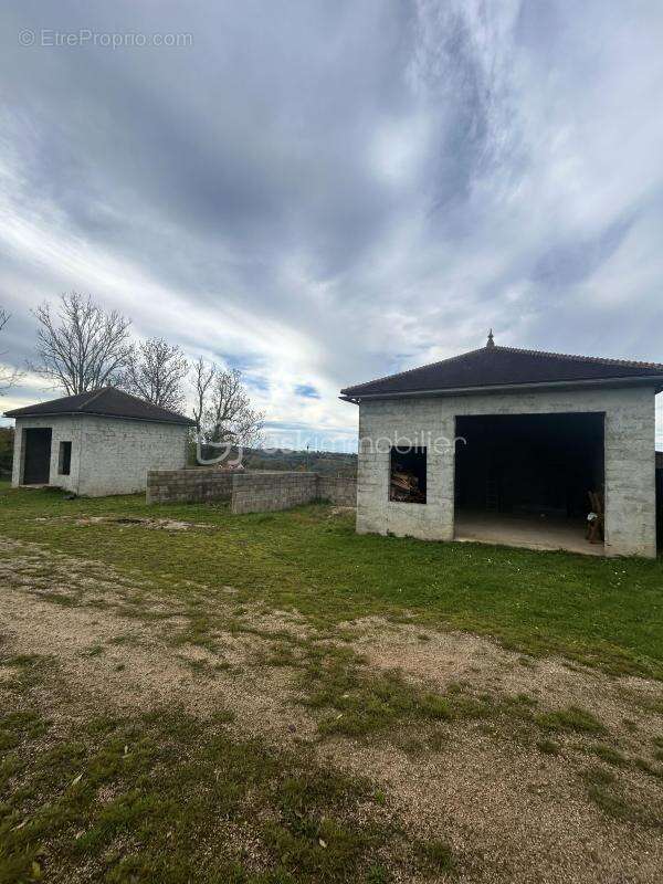 Terrain à SAINT-LEGER-VAUBAN