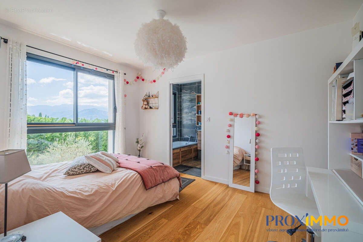 Maison 209 m² à Coublevie  - photo 6