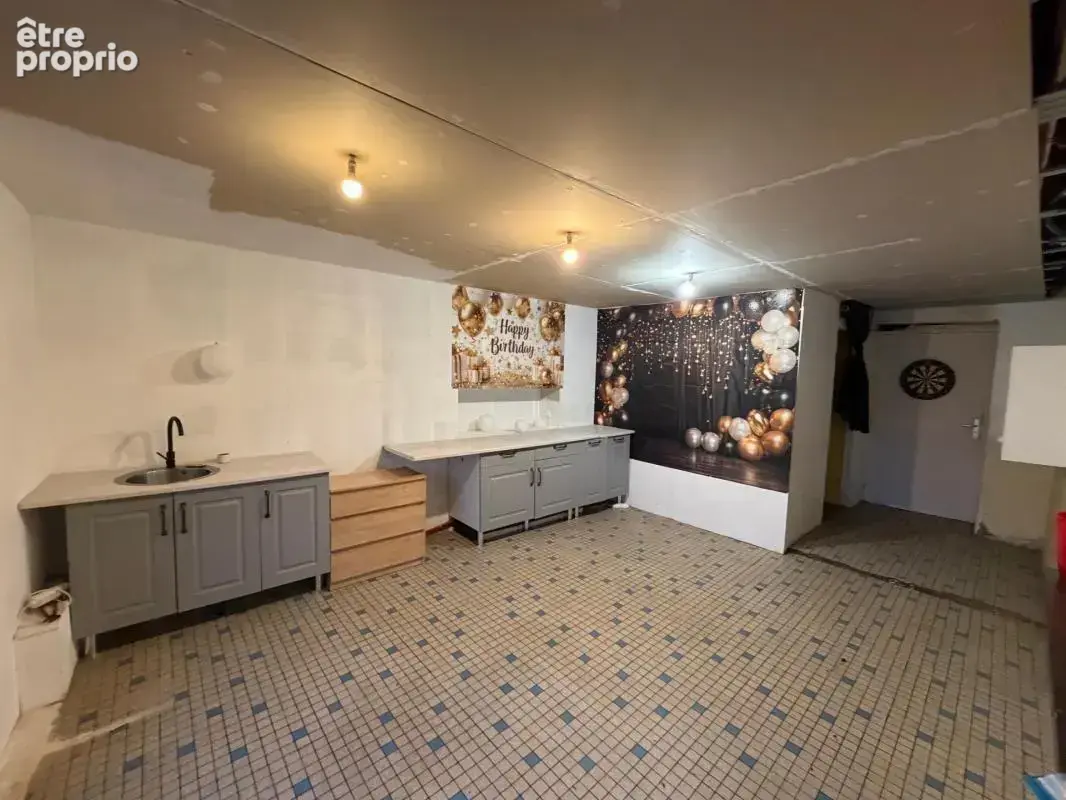 Bâtiment de 300m² environ à faire revivre - photo 3