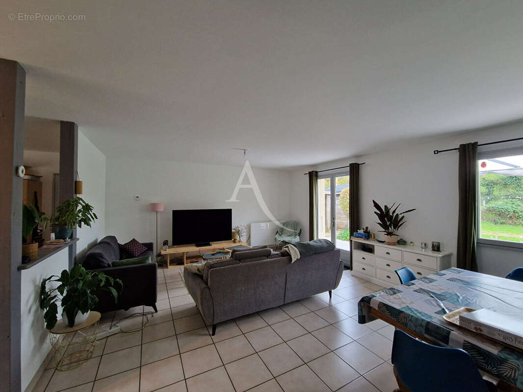 Maison à SAINT-SYLVAIN-D&#039;ANJOU