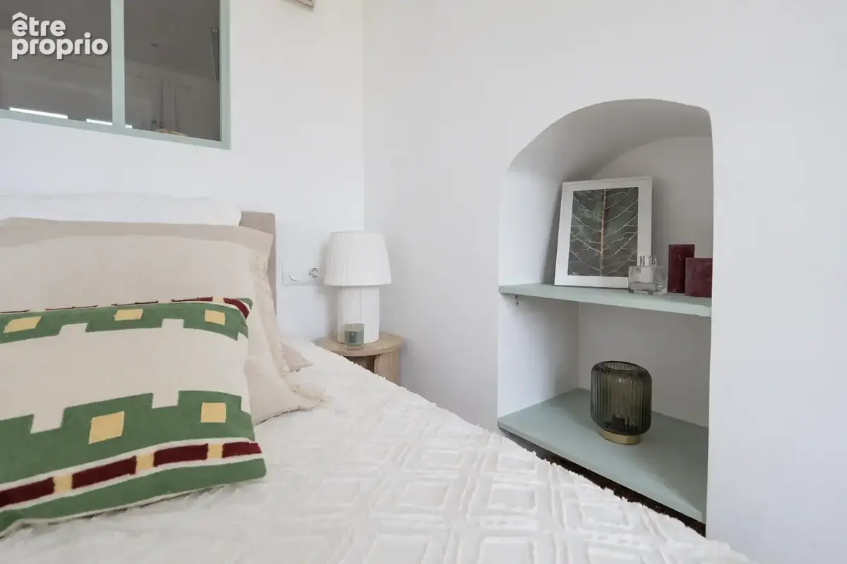 Appartement d’exception   Dernier étage avec ascenseur et vue sur Eglise de Saint-Ambroise- Photos réelles du - photo 8