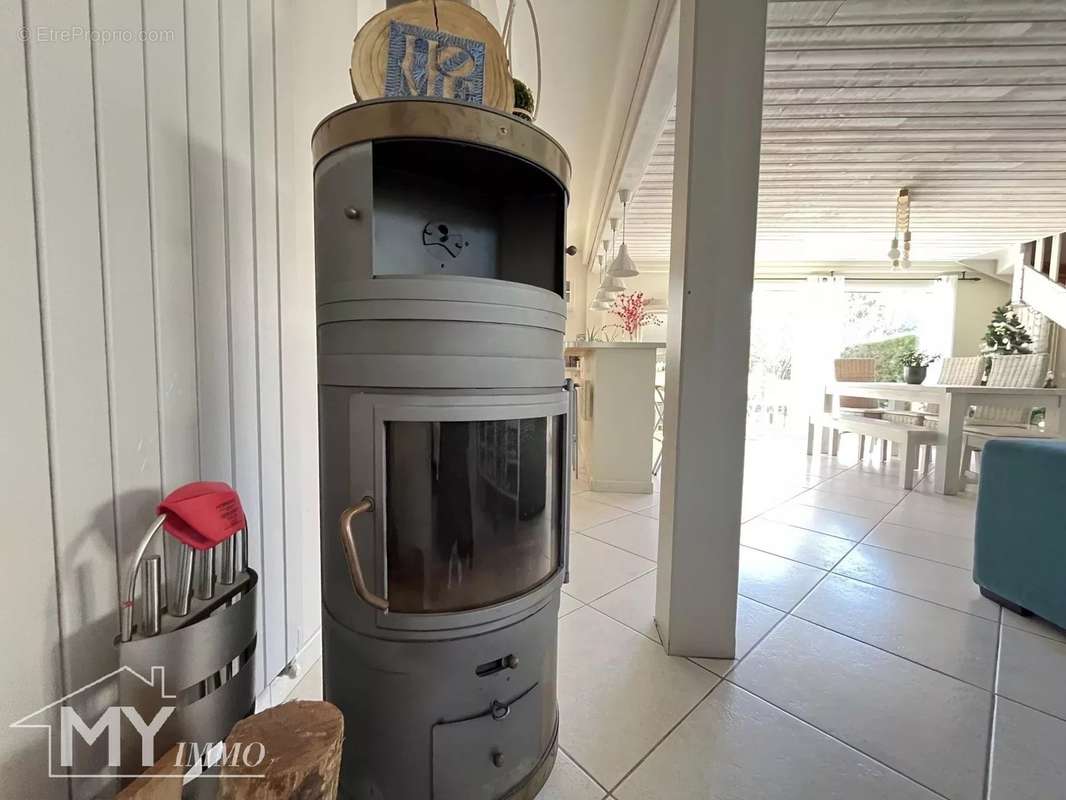 Maison à LAMOTHE-MONTRAVEL