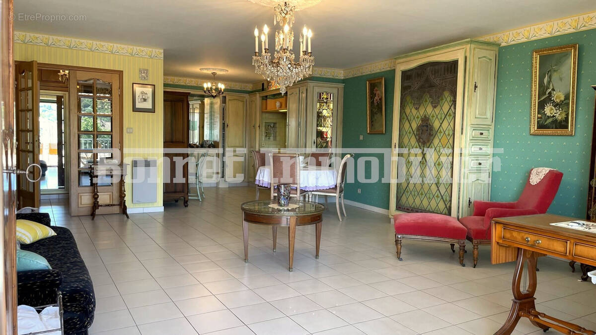 Appartement à NYONS