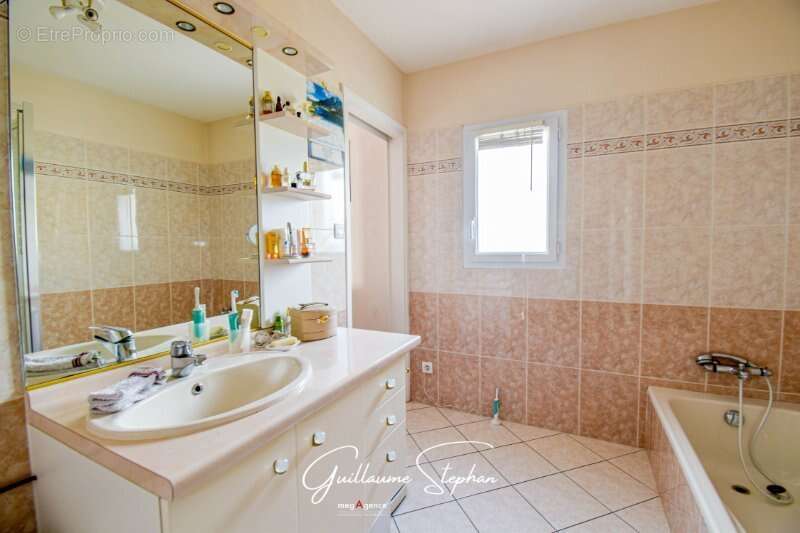 Maison à LE PERRIER