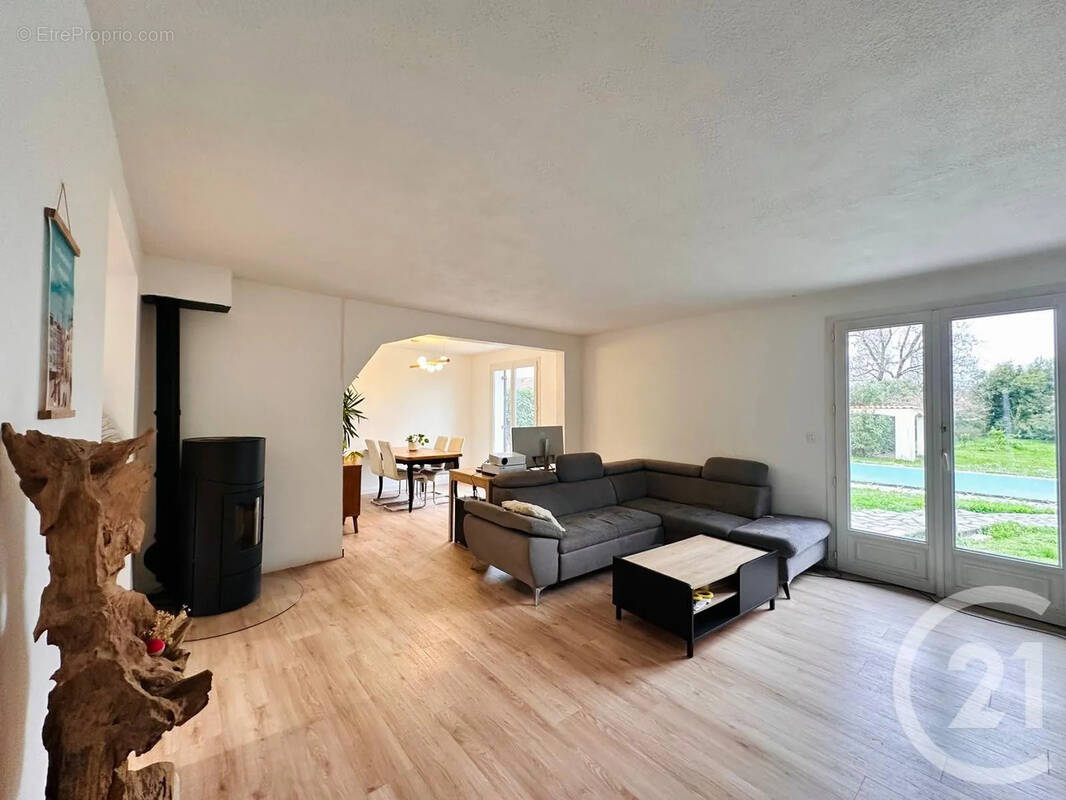 Maison à SAINT-ROMAIN-LA-VIRVEE