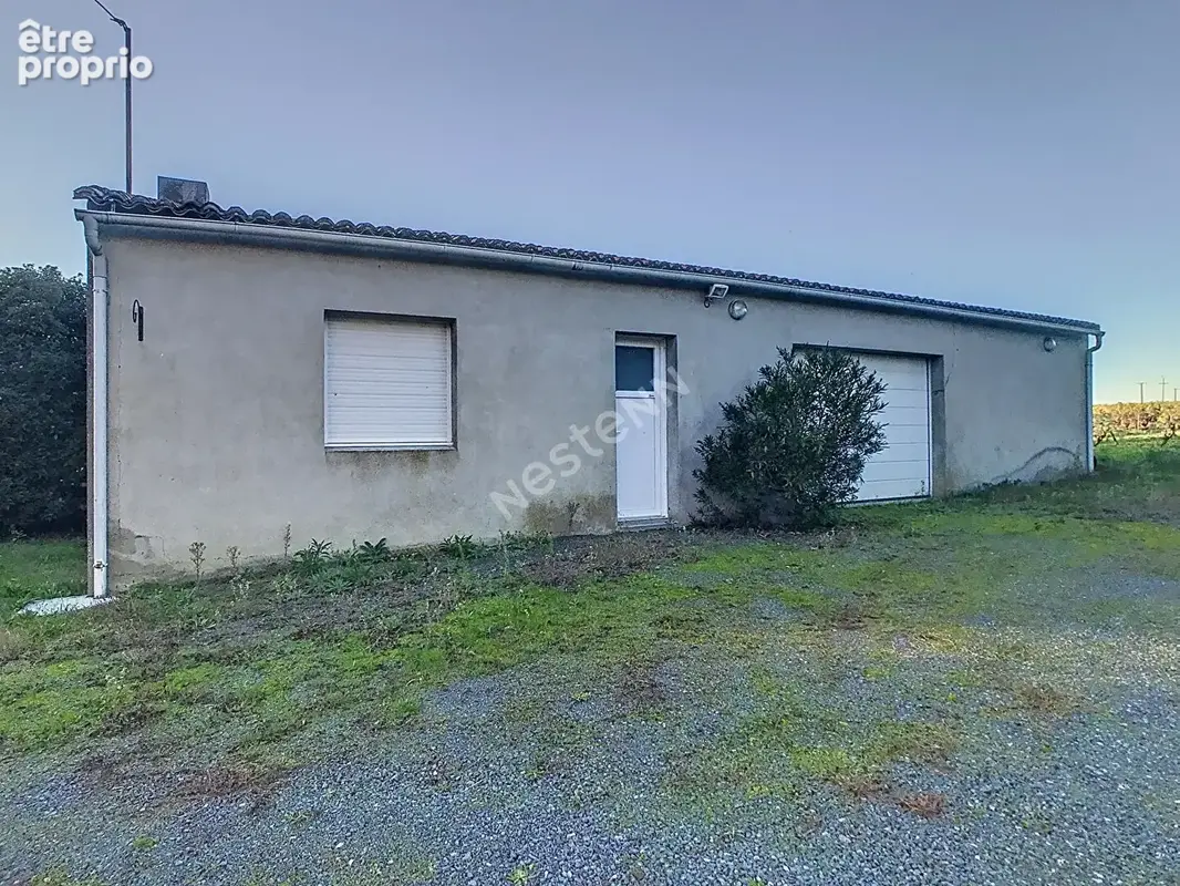 A Mouzillon, commune située à 28km au Sud Est de Nantes à 3km de l'axe N249 Nantes Cholet et 9km de Clisson - photo 23