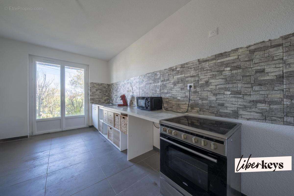 Maison à SAINT-CLAR-DE-RIVIERE