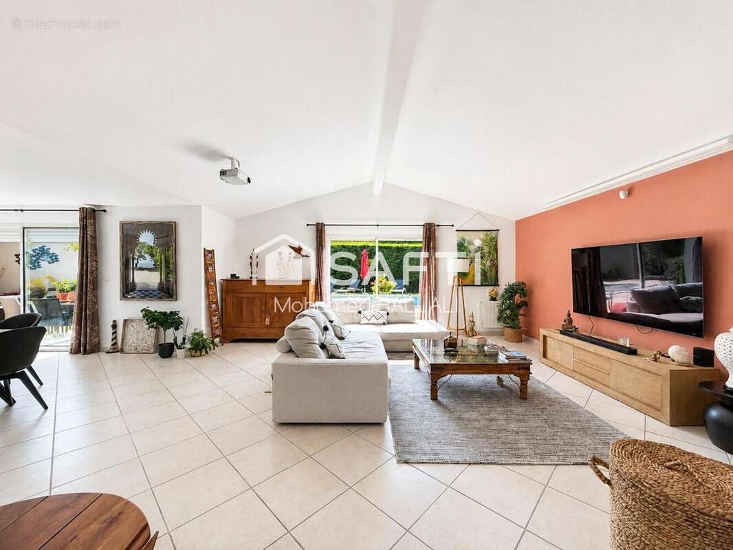 Maison 172 m² à Gujan-Mestras  - photo 2