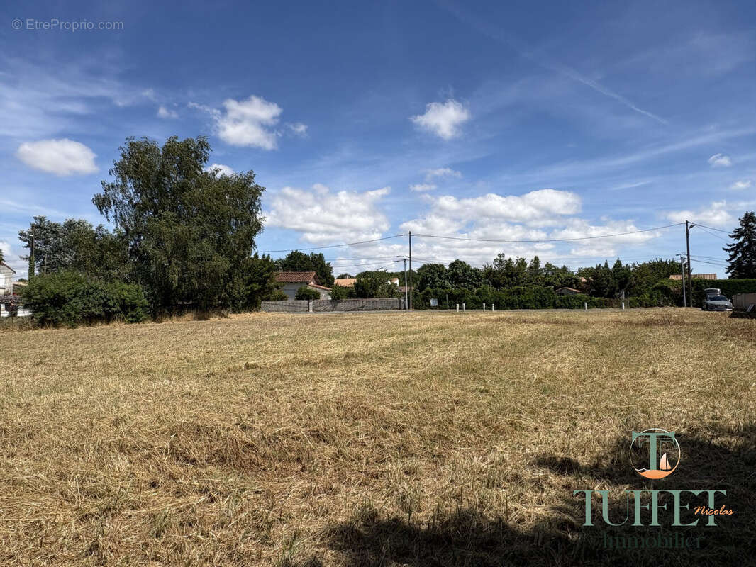 Terrain 450 m² à Saint-Augustin  - photo 2