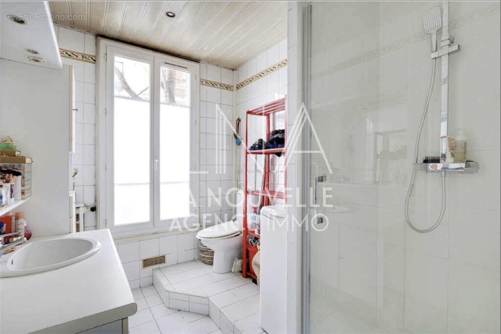 Appartement à LES LILAS