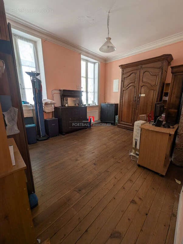 Maison 199 m² à Blaye  - photo 6