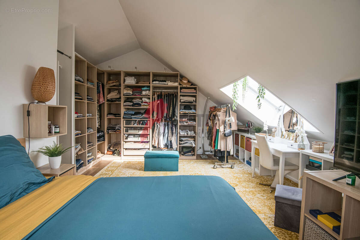 Appartement à COURCOURONNES