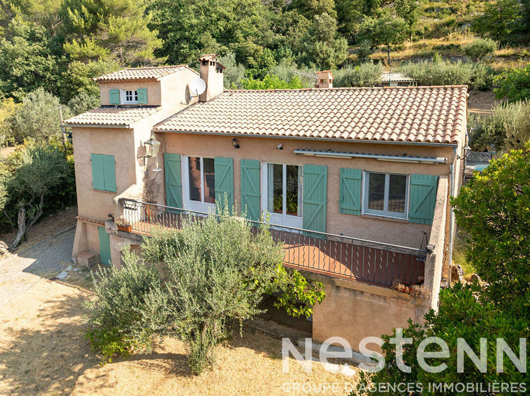 A VENDRE ! MAISON A  FIGANIERES - 81 m² environ + dépendance de 16 m² sur un terrain de 4495m² avec piscine - photo 2