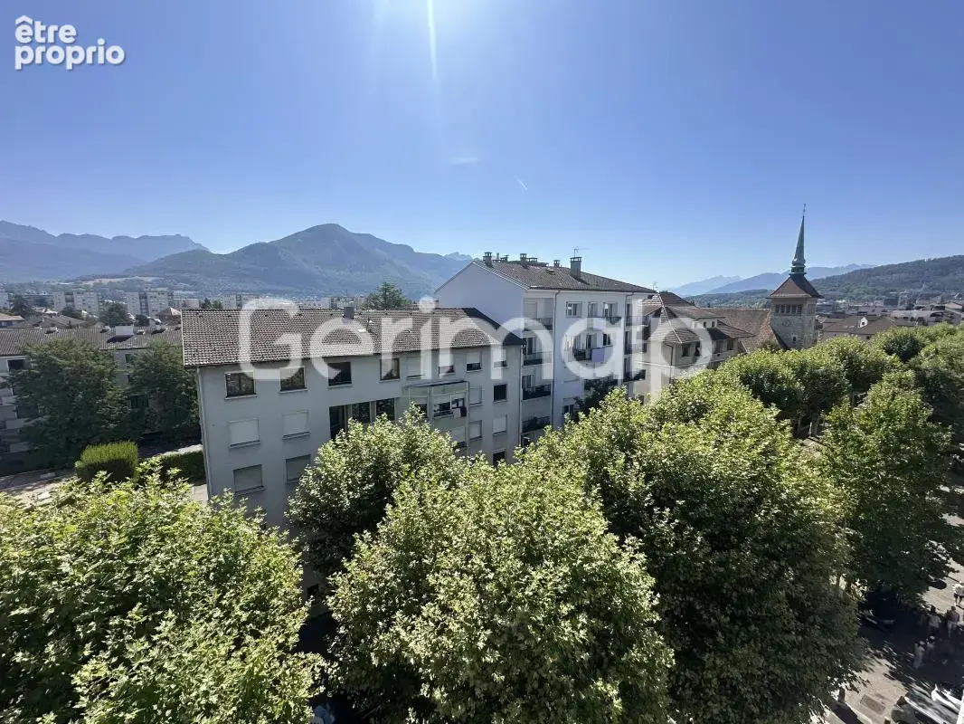 Vente - Appartement - 3 pièces + cuisine - 58 m² - 279 000 € - - photo 1
