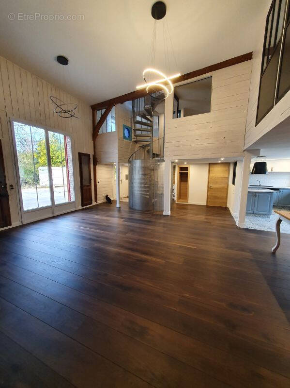 Maison à ROMILLY-SUR-SEINE