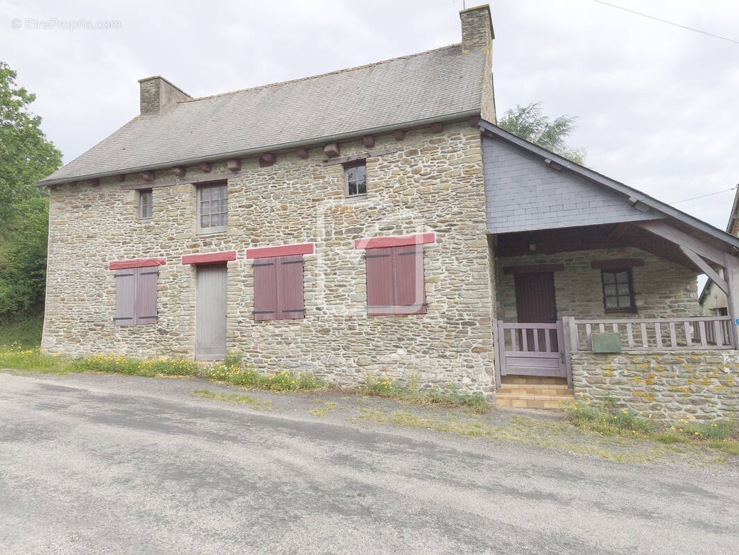 Maison à LOYAT