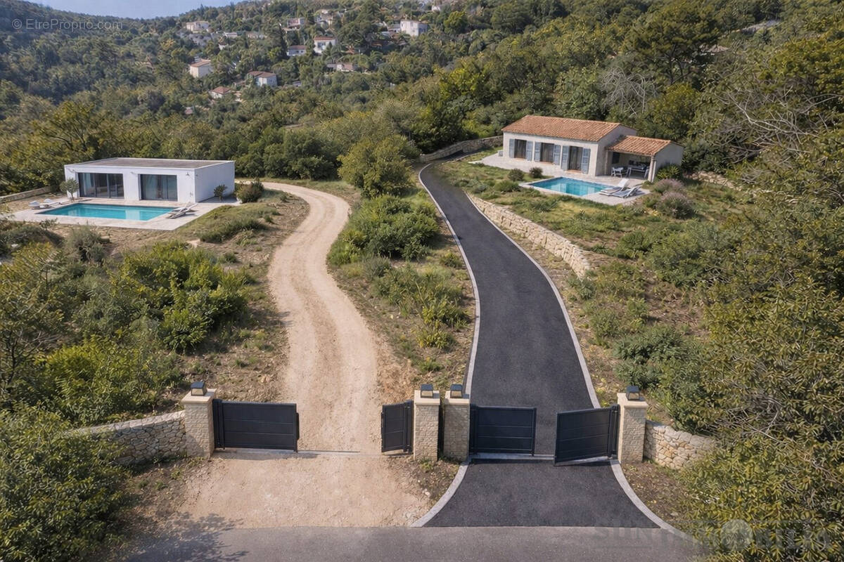 Terrain à LA GAUDE