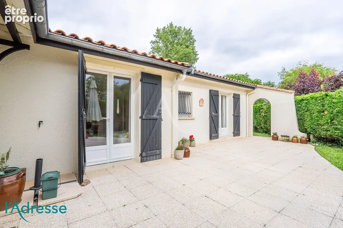 CESTAS  - Maison familiale de 150m² avec jardin et double garage - photo 6