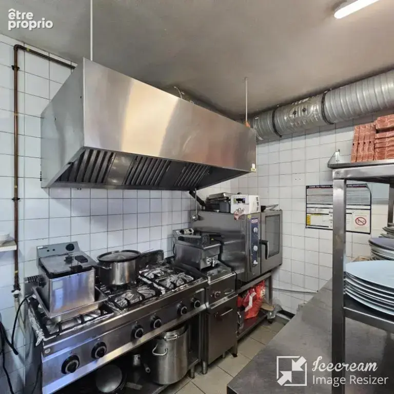 JUAN LES PINS, restaurant, 80 couverts, 100 M des plages, terrasse, parking, excellent état. - photo 19