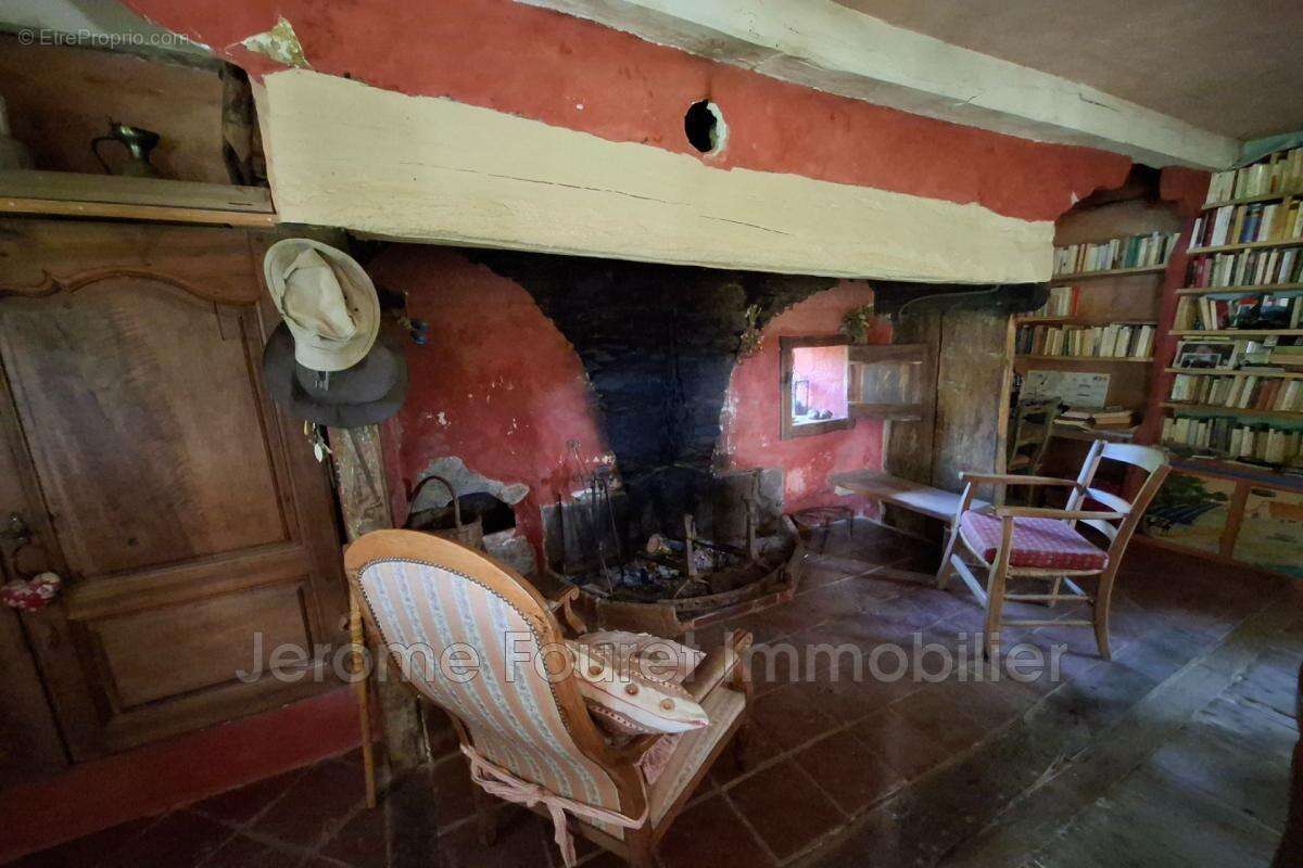 Maison à LAVAL-SUR-LUZEGE