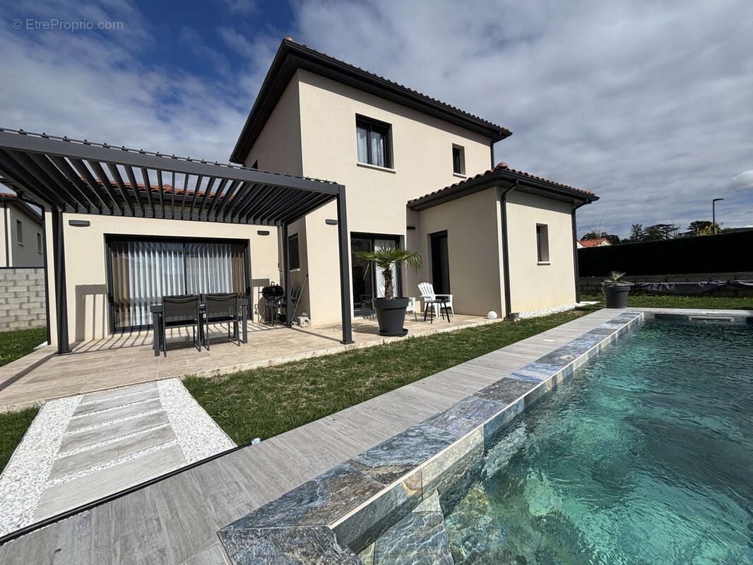 Maison à LIVRON-SUR-DROME