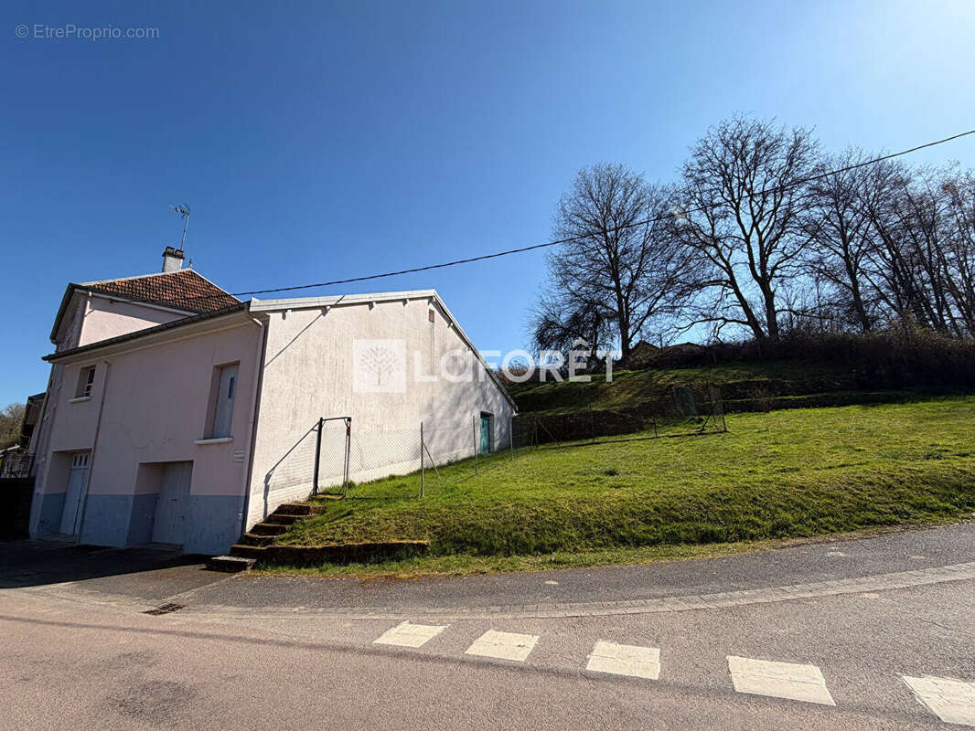 Maison à ATTIGNY