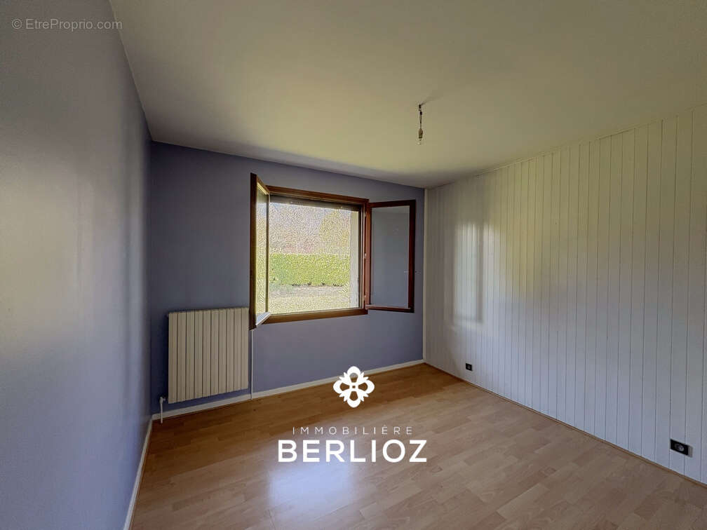 Maison à MEYLAN