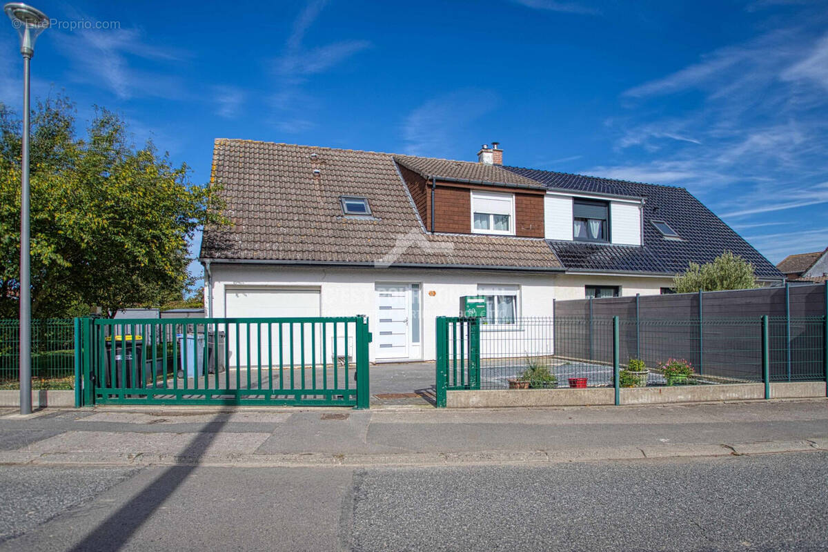Maison à SAINT-SYLVESTRE-CAPPEL