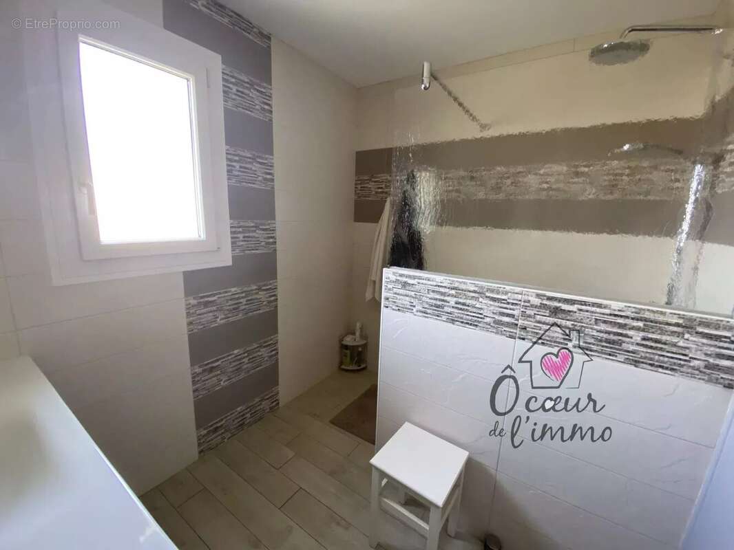 Maison à LA TESSOUALLE